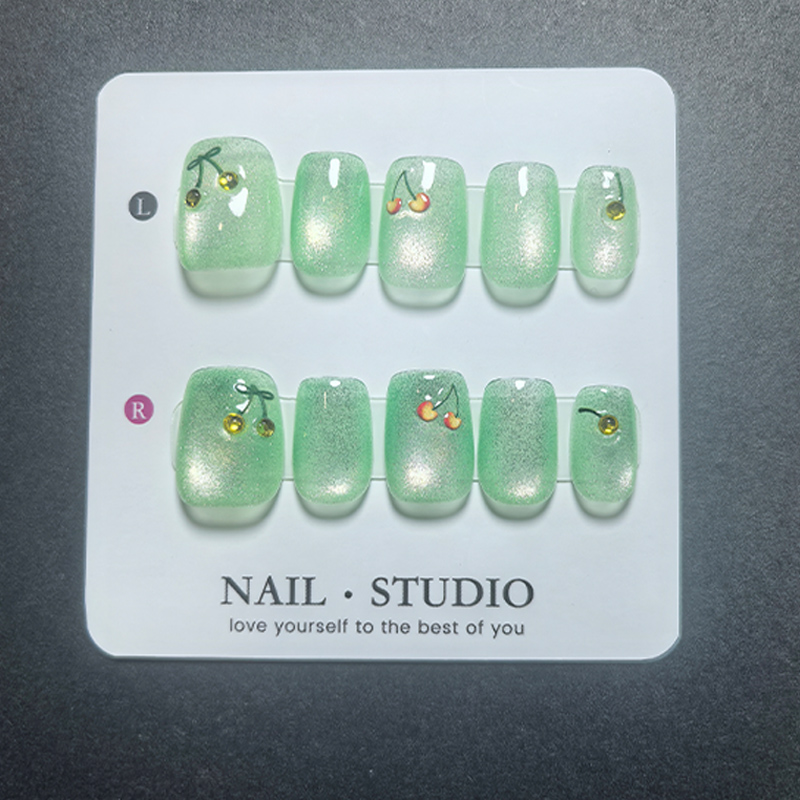 أظافر صناعية بتصميم عين القط،  - مراجعة Nail Art Eye Cat وسعره