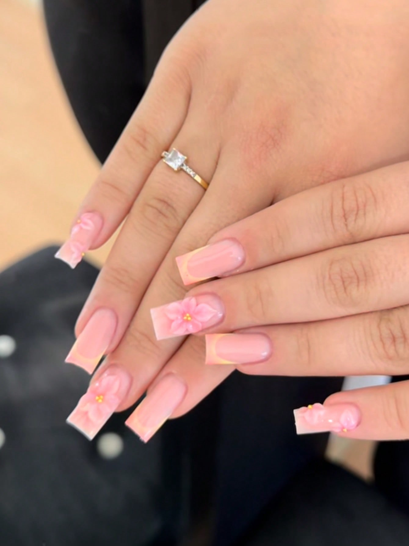 10 قطع من الأظافر الاصطناعية م - مراجعة Nail Art Gold وسعره