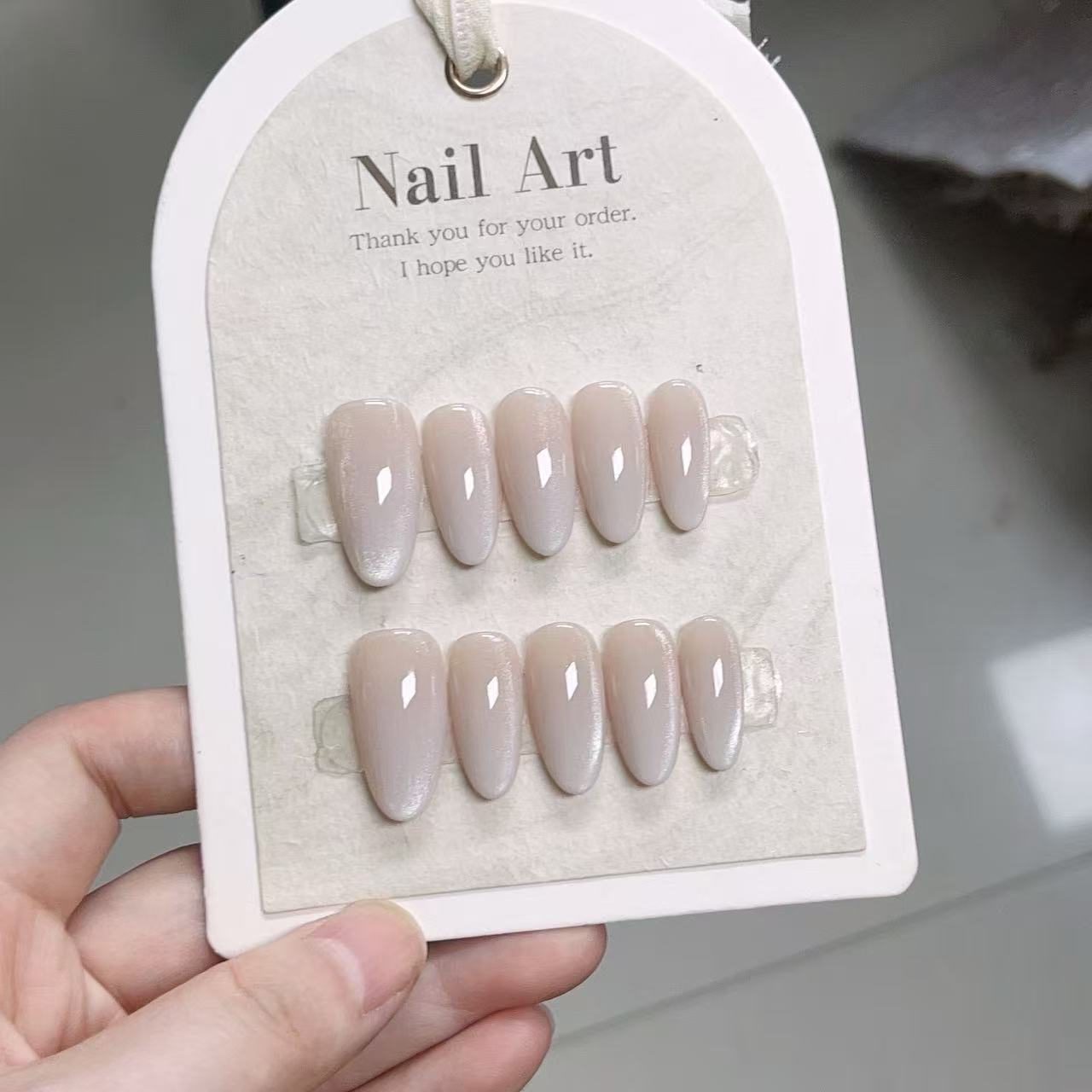 10 قطع من الأظافر الاصطناعية ا - مراجعة Nail Art Eye Cat وسعره