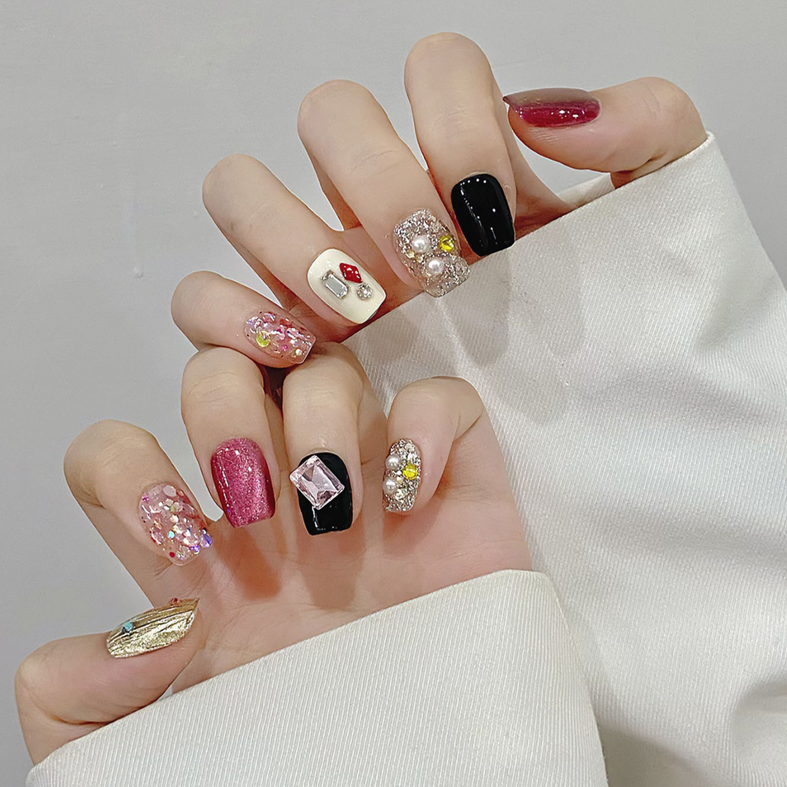 أظافر بالضغط مصنوعة يدويًا ، ت - مراجعة Nail Art Eye Cat وسعره