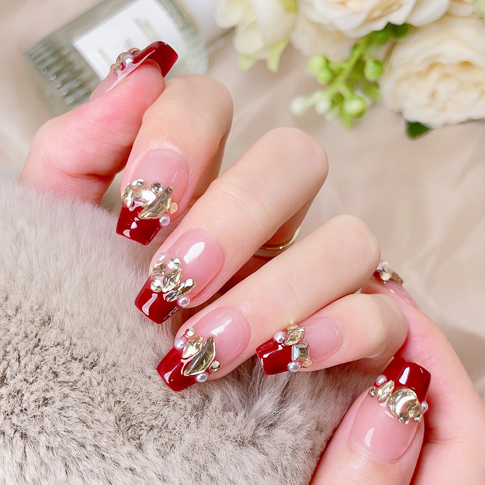 10 قطع من الأظافر الاصطناعية ا - مراجعة Nail Art Red Wine وسعره